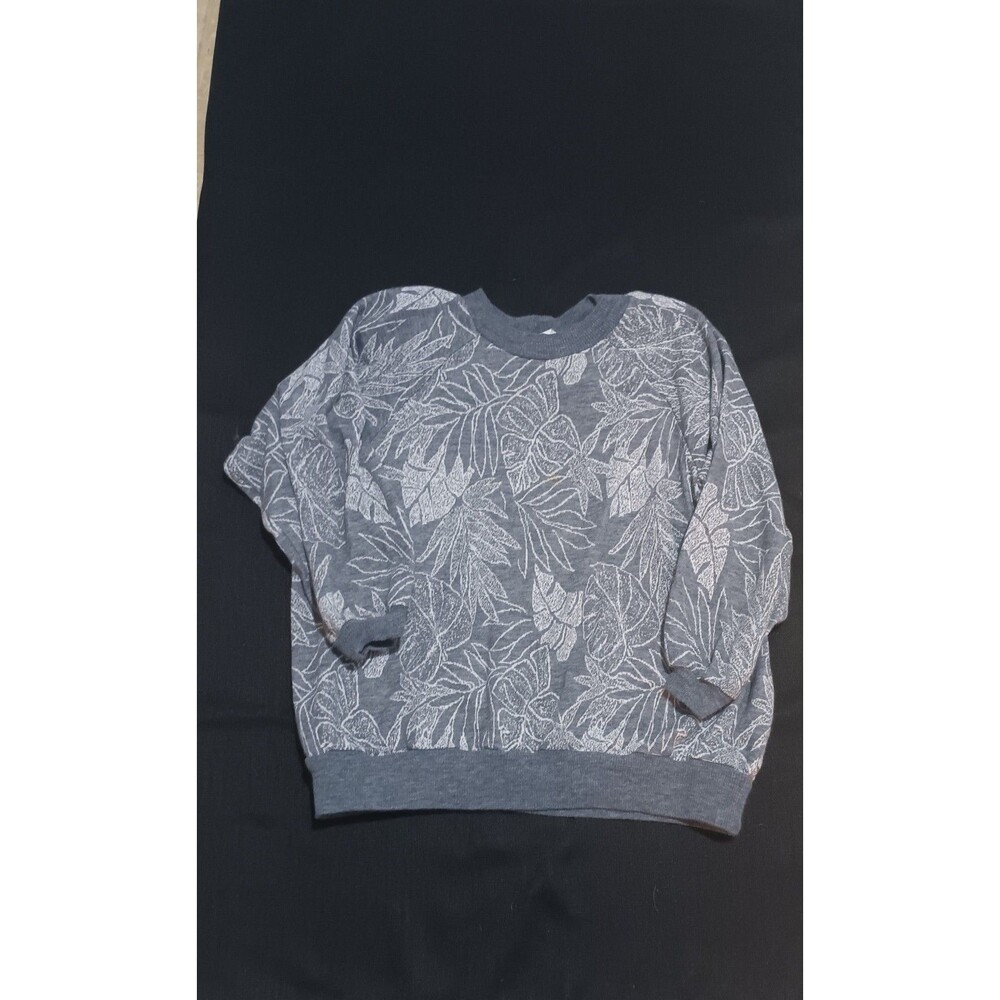 Floral gray and white sweater